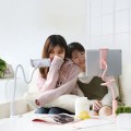 Giá đỡ điện thoại, máy tính bảng có chân kẹp chỉnh góc độ