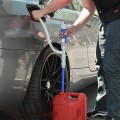 Dụng cụ bơm hút chất lỏng, nhiên liệu tự động sử dụng pin
