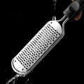 Dụng cụ chà gót chân tẩy tế bào chết tại nhà tiện lợi
