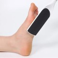 Dụng cụ kỳ gót chân tẩy tế bào chết tiện lợi