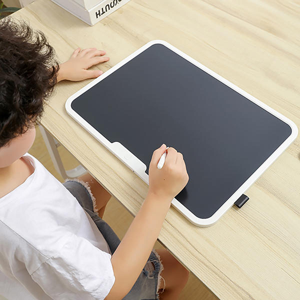 Bảng vẽ tự xóa đồ họa đa sắc cho bé